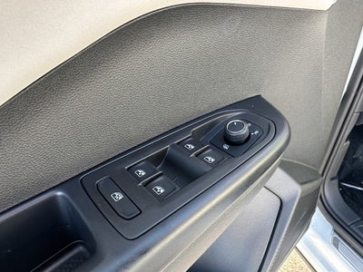 2025 Volkswagen Taos SE 4MOTION