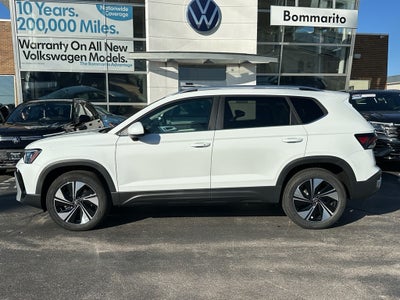 2025 Volkswagen Taos SE 4MOTION