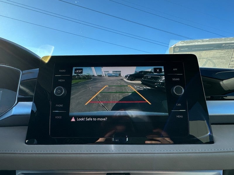 2025 Volkswagen Taos SE 4MOTION