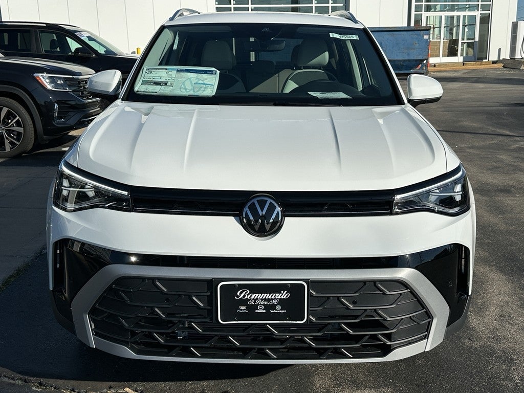 2025 Volkswagen Taos SE 4MOTION