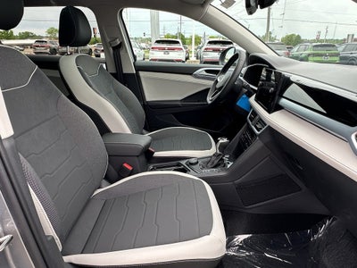 2025 Volkswagen Taos SE 4MOTION