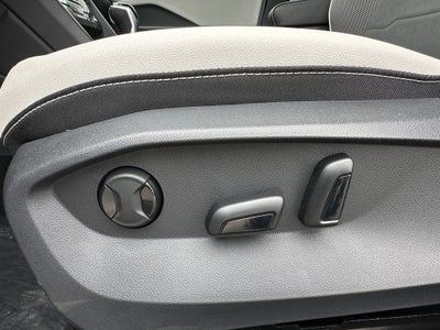 2025 Volkswagen Taos SE 4MOTION