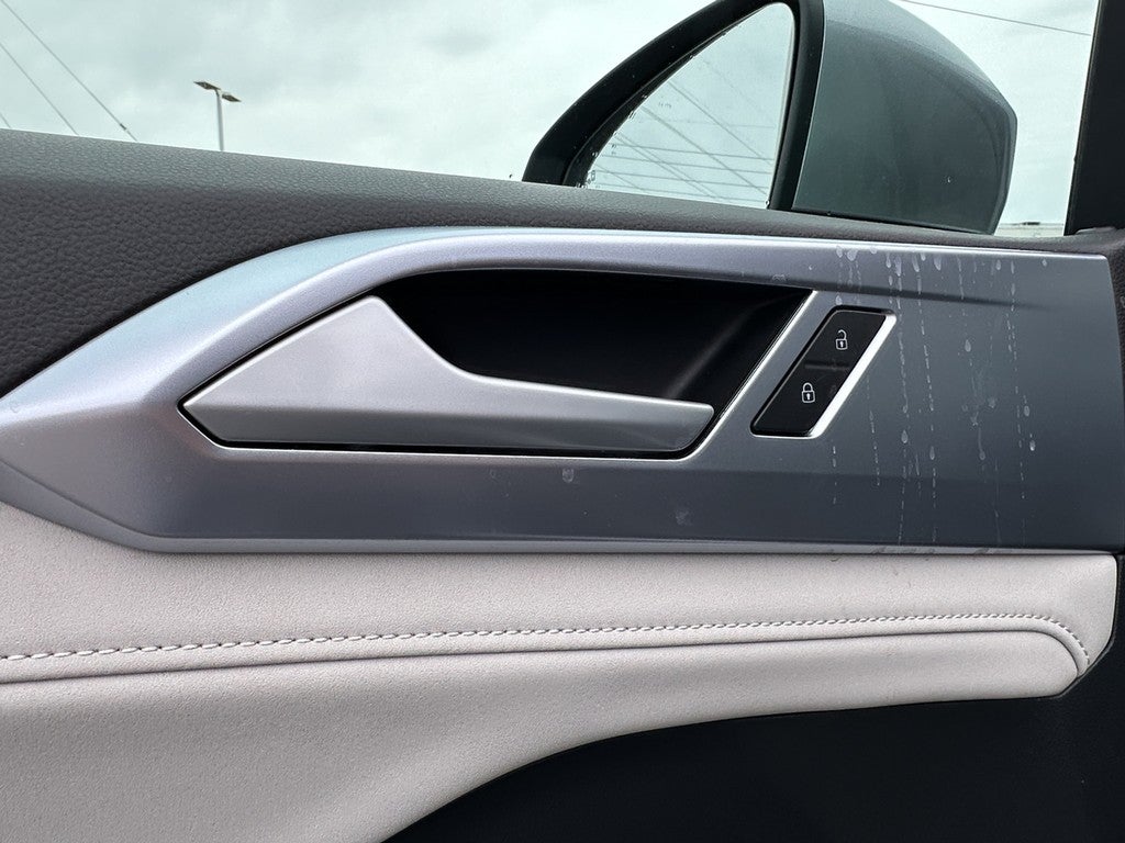 2025 Volkswagen Taos SE 4MOTION