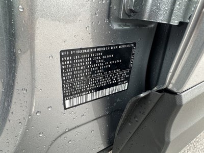 2025 Volkswagen Taos SE 4MOTION