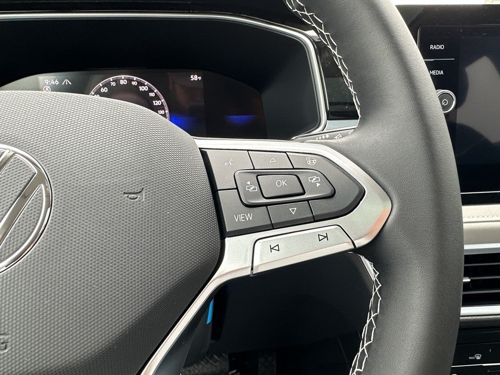 2025 Volkswagen Taos SE 4MOTION