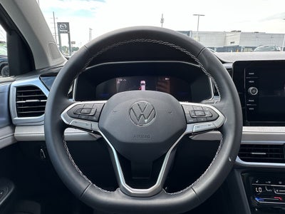 2025 Volkswagen Taos SE 4MOTION