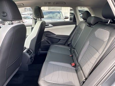 2025 Volkswagen Taos SE 4MOTION