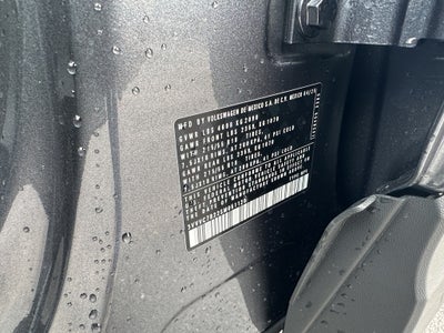 2025 Volkswagen Taos SE 4MOTION