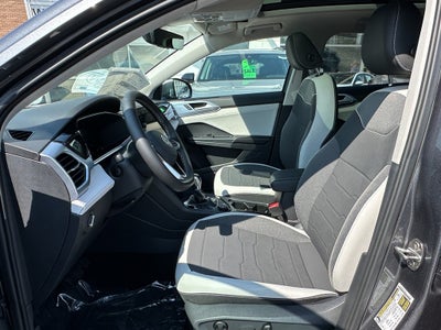 2025 Volkswagen Taos SE 4MOTION