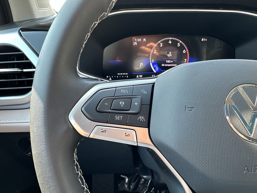 2025 Volkswagen Taos SE 4MOTION