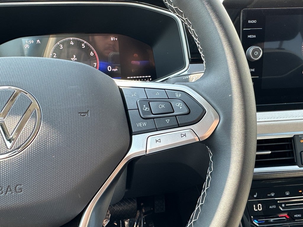 2025 Volkswagen Taos SE 4MOTION