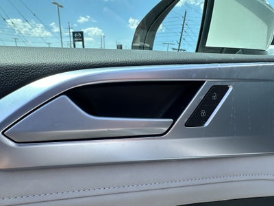 2025 Volkswagen Taos SE 4MOTION