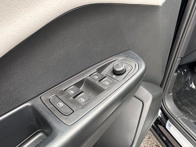 2025 Volkswagen Taos SE 4MOTION