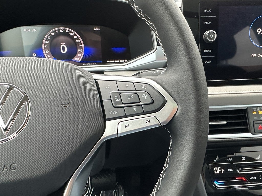 2025 Volkswagen Taos SE 4MOTION