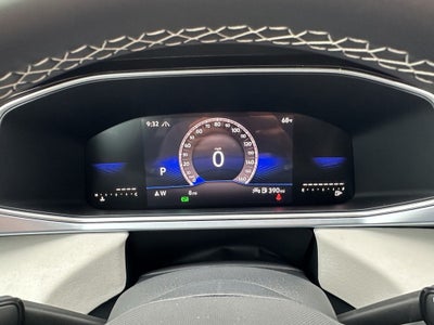 2025 Volkswagen Taos SE 4MOTION