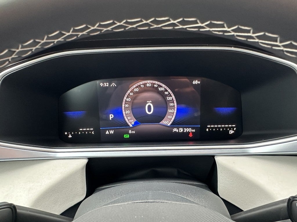 2025 Volkswagen Taos SE 4MOTION