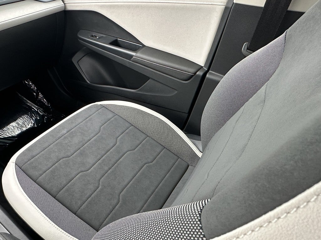 2025 Volkswagen Taos SE 4MOTION