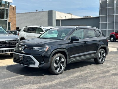 2025 Volkswagen Taos SE 4MOTION