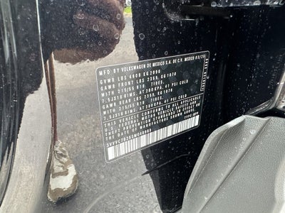 2025 Volkswagen Taos SE 4MOTION