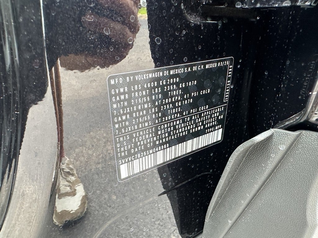 2025 Volkswagen Taos SE 4MOTION