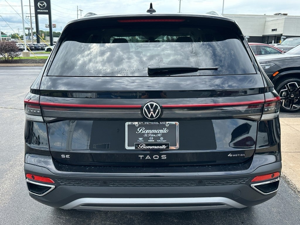 2025 Volkswagen Taos SE 4MOTION
