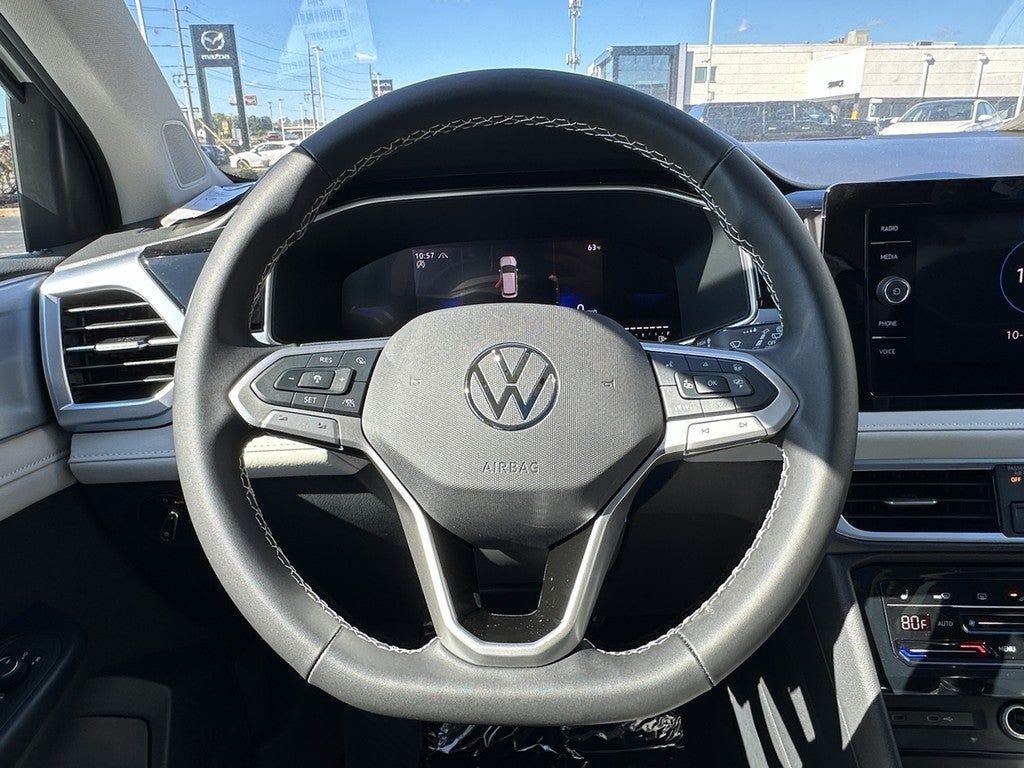 2025 Volkswagen Taos SE 4MOTION