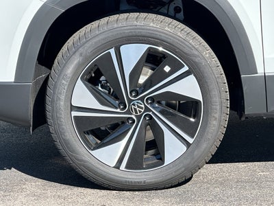 2025 Volkswagen Taos SE 4MOTION