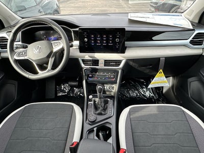 2025 Volkswagen Taos SE 4MOTION