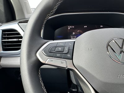 2025 Volkswagen Taos SE 4MOTION