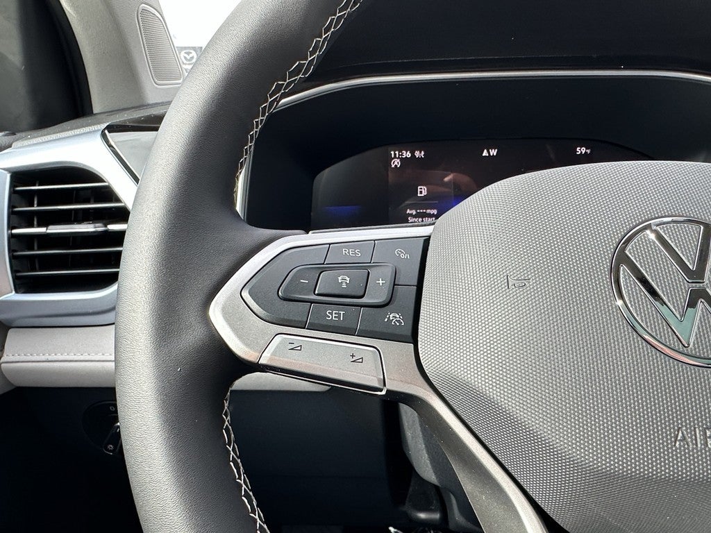 2025 Volkswagen Taos SE 4MOTION