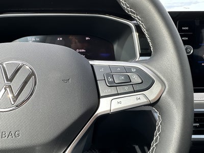 2025 Volkswagen Taos SE 4MOTION