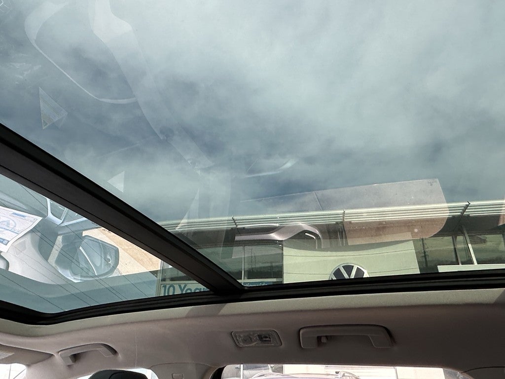 2025 Volkswagen Taos SE 4MOTION