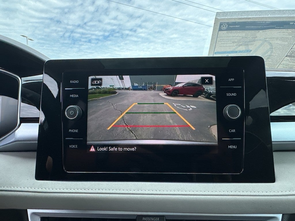 2025 Volkswagen Taos SE 4MOTION