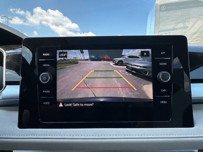 2025 Volkswagen Taos SE 4MOTION