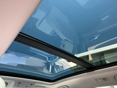 2025 Volkswagen Taos SE 4MOTION