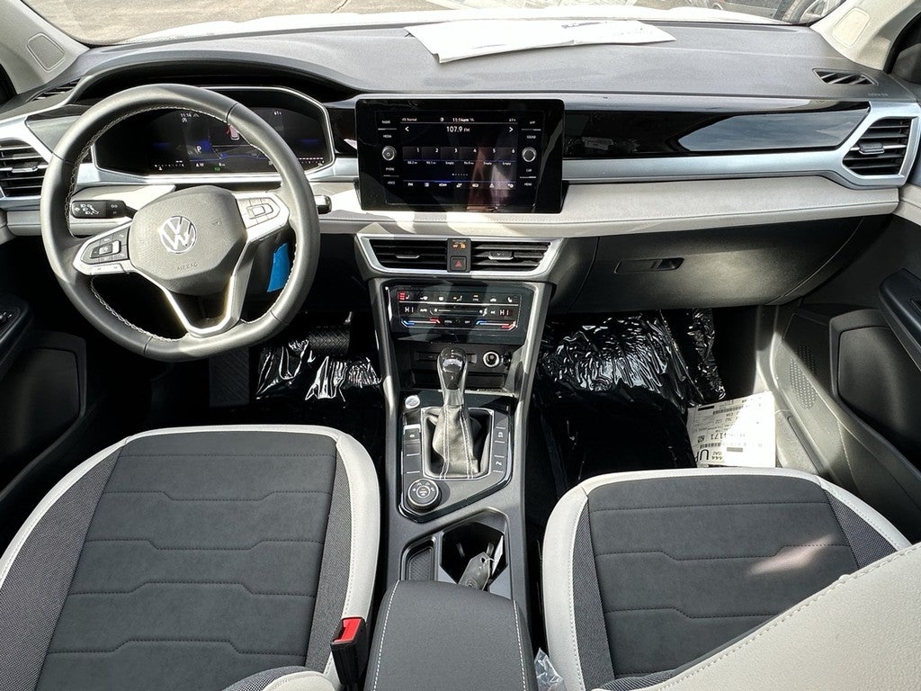2025 Volkswagen Taos SE 4MOTION