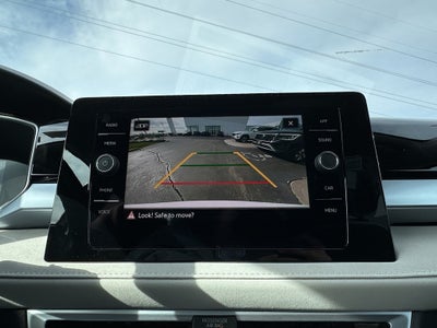 2025 Volkswagen Taos SE 4MOTION