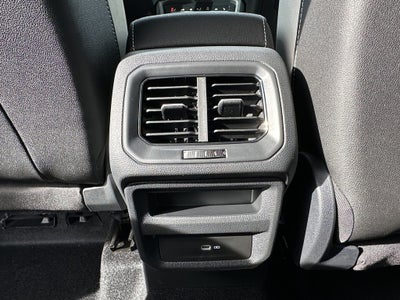 2025 Volkswagen Taos SE 4MOTION