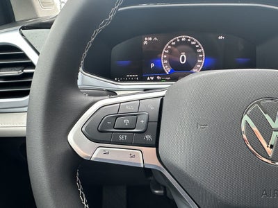 2025 Volkswagen Taos SE 4MOTION