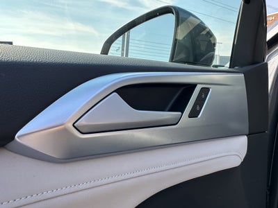 2025 Volkswagen Taos SE 4MOTION