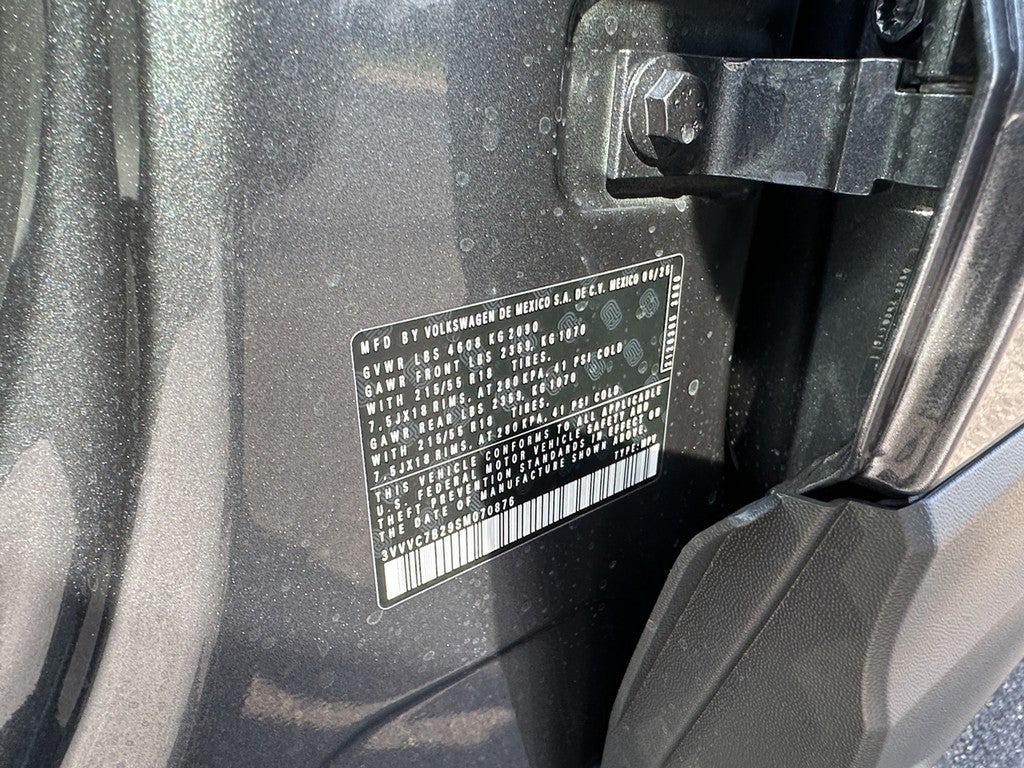 2025 Volkswagen Taos SE 4MOTION