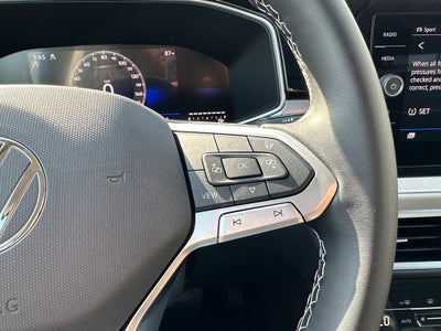 2025 Volkswagen Taos SE 4MOTION