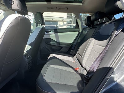 2025 Volkswagen Taos SE 4MOTION