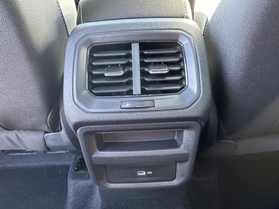 2025 Volkswagen Taos SE 4MOTION