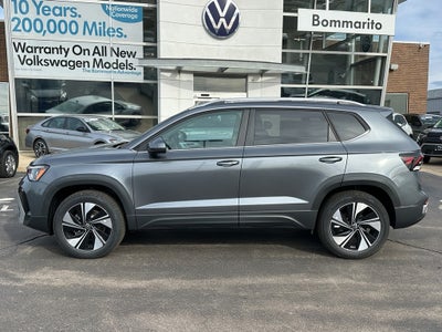 2025 Volkswagen Taos SE 4MOTION
