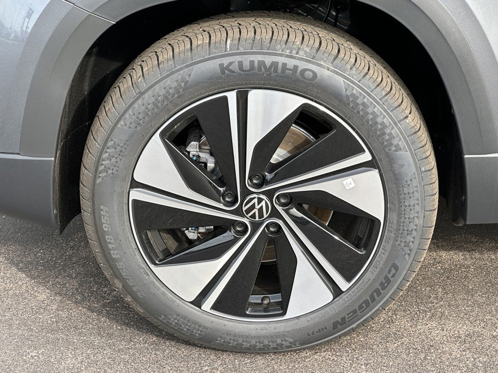 2025 Volkswagen Taos SE 4MOTION