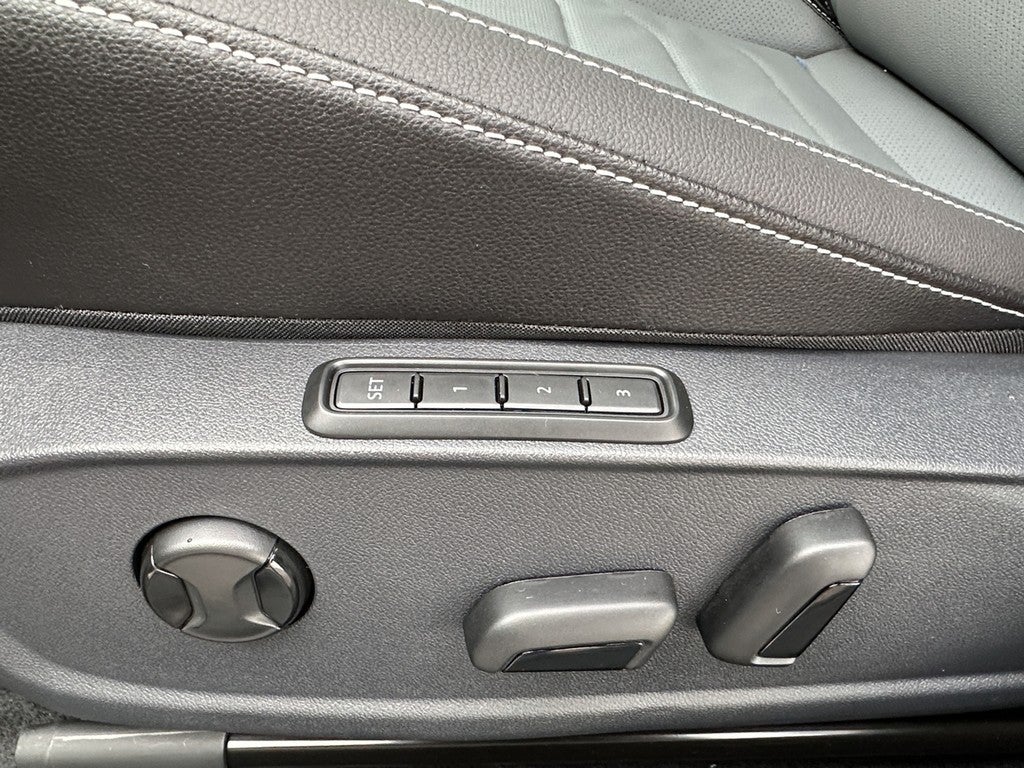 2026 Volkswagen Jetta SEL Auto