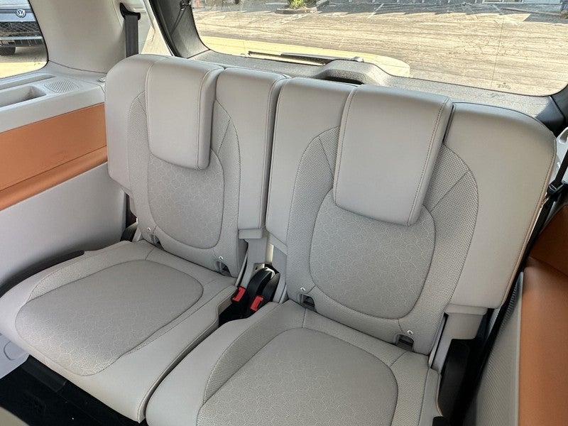 2025 Volkswagen ID. Buzz Pro S Plus 4MOTION w/Two-Tone