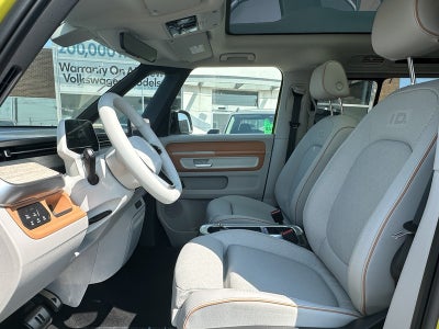 2025 Volkswagen ID. Buzz Pro S Plus 4MOTION w/Two-Tone