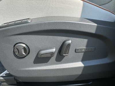 2025 Volkswagen ID. Buzz Pro S Plus 4MOTION w/Two-Tone